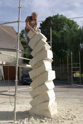 Fichier:Vitry Laché sculpture.jpg