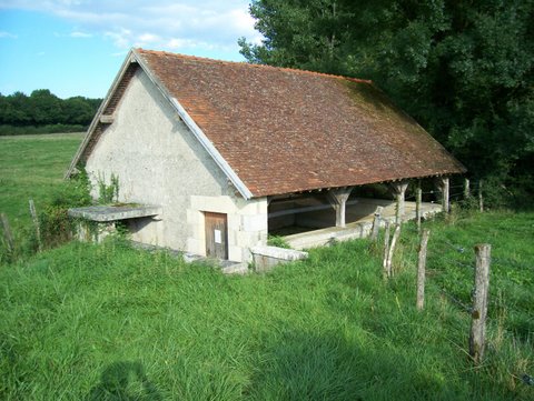 Fichier:Lavoir-Chateauneuf VDB-Taules2.jpg