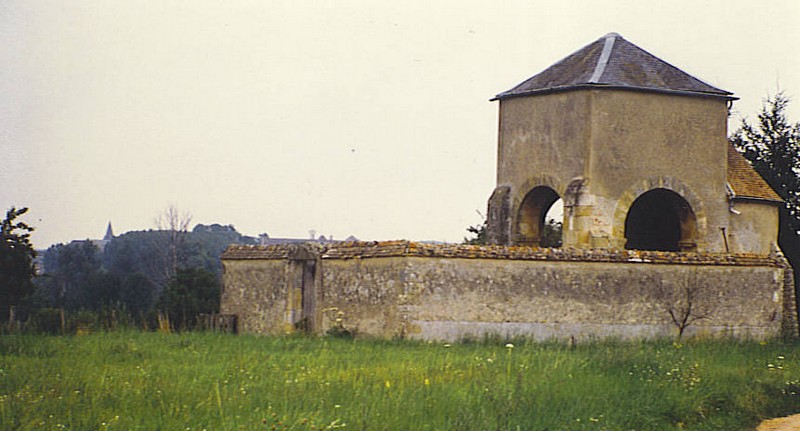 Fichier:Saint-Maurice-lès-Decize ancienne église paroissiale.jpg