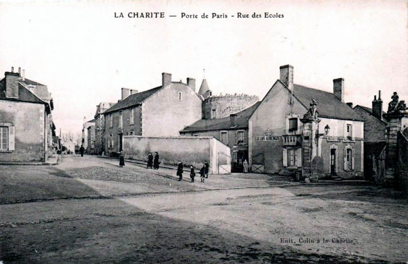 Fichier:CPA-La Charite02.jpg