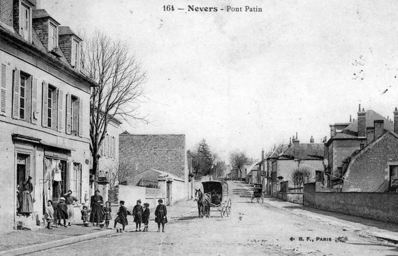 Fichier:CPA-Nevers70.jpg