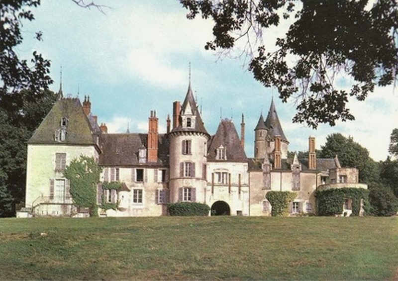 Fichier:Tracy sur Loire château.jpg