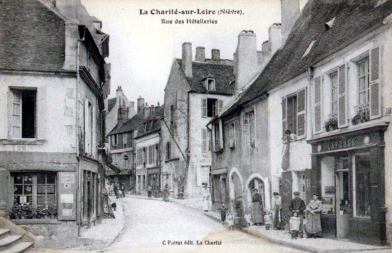 Fichier:CPA-La Charite03.jpg