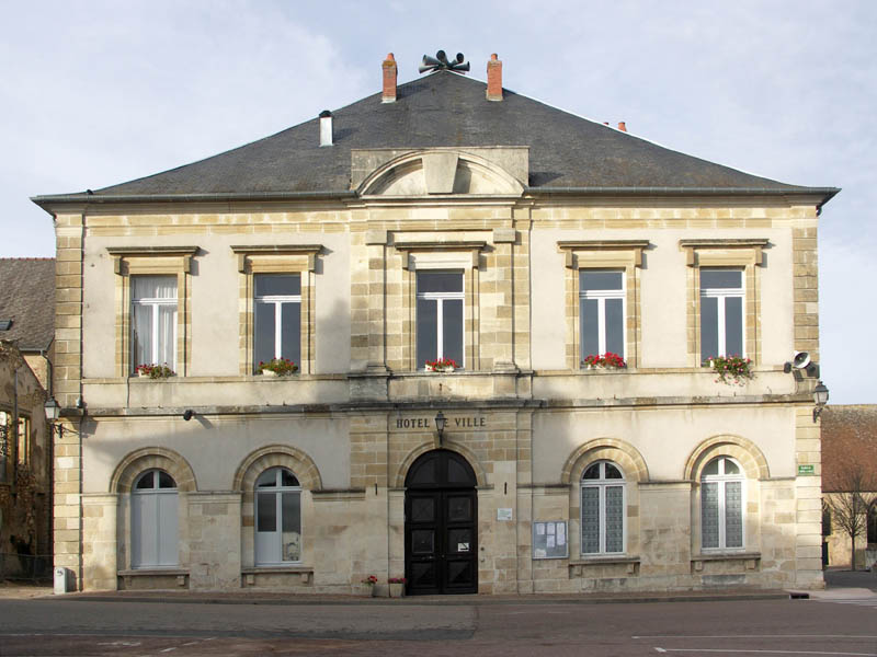 Fichier:Batiment mairie-Saint Saulge.jpg