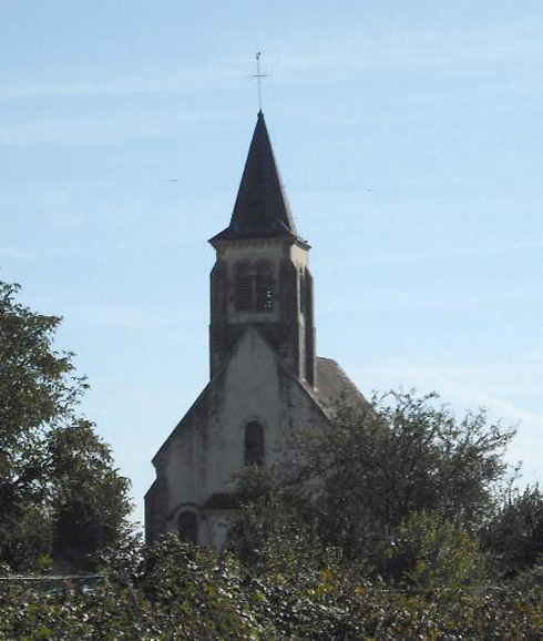 Fichier:Eglise-Neuville les Decize.jpg