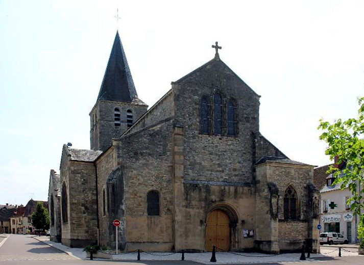 Fichier:Eglise-Saint Pierre le Moutier.jpg