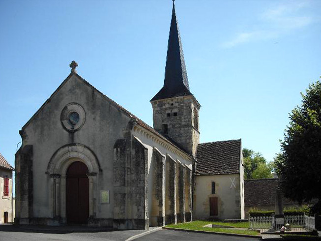 Fichier:Eglise-Fleury sur Loire.jpg