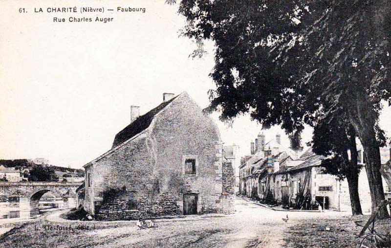 Fichier:CPA-La Charite16.jpg