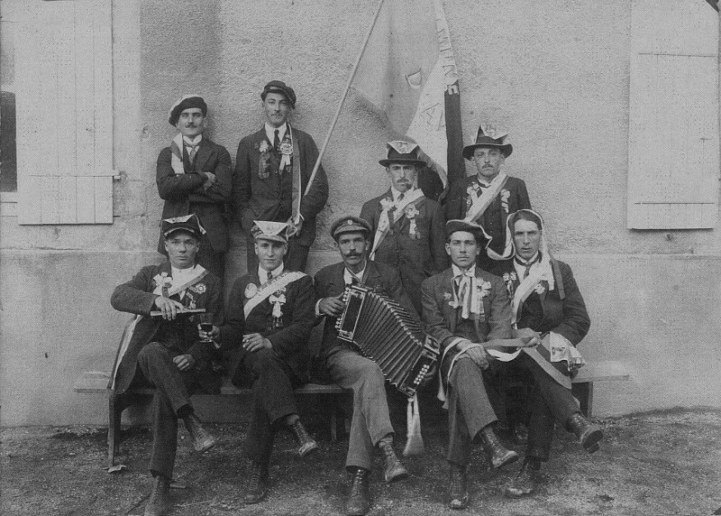 Fichier:Conscrits Avrée.jpg