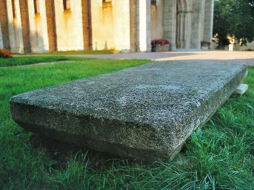 Fichier:Gacogne pierre des morts.jpg