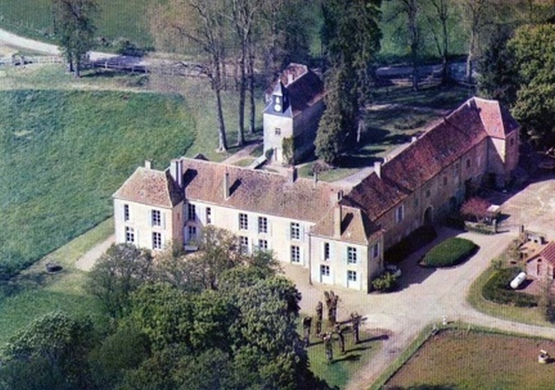 Fichier:Saint Jean aux Amognes Château de Sury.jpg