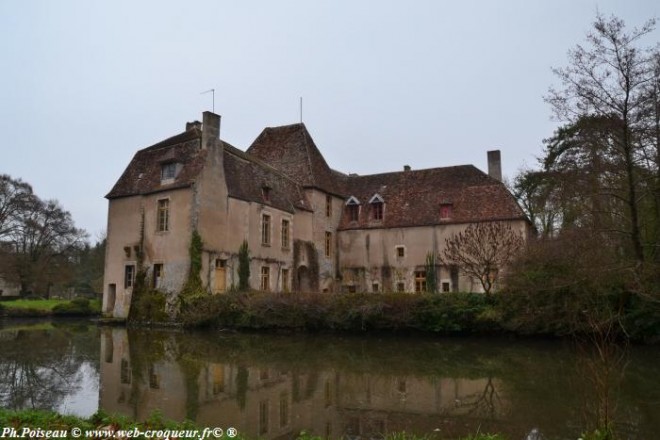 Fichier:Cervon château de Lantilly.jpg