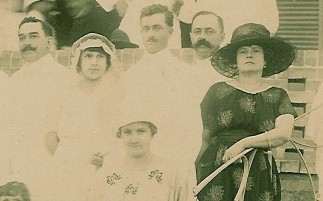 Fichier:Chroniques-Les epoux.jpg