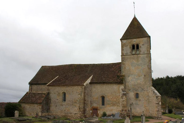 Fichier:Eglise-Saint Aubin des Chaumes.jpg