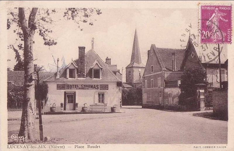 Fichier:Lucenay les Aix place Baudet.jpg