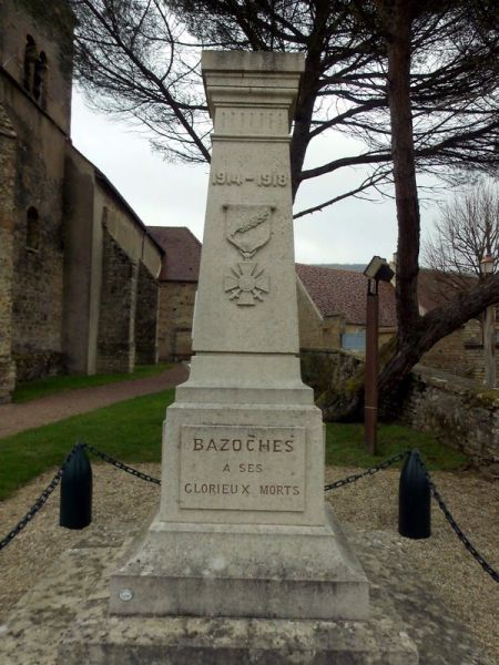 Fichier:Bazoches monument aux morts.jpg