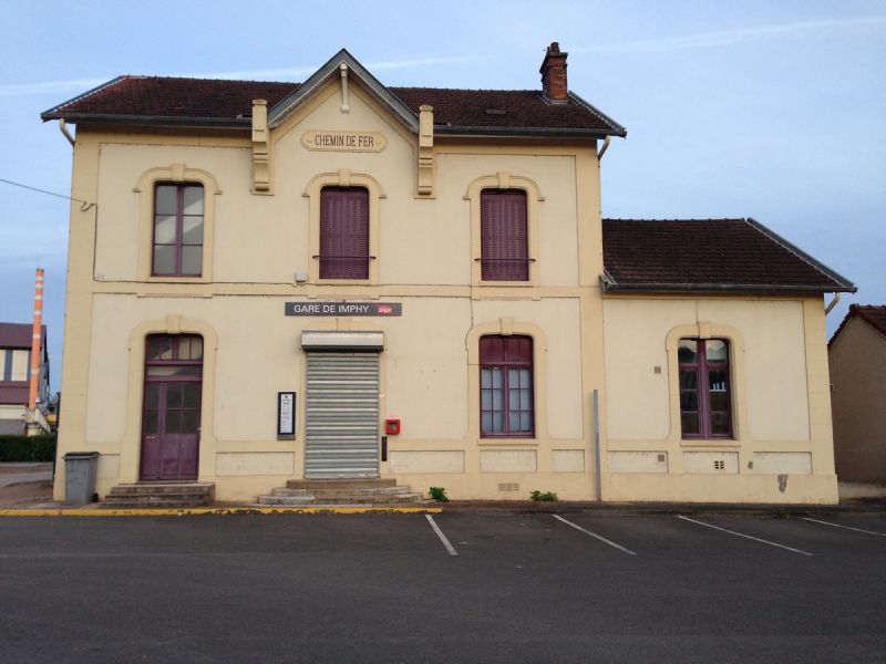 Fichier:Imphy gare.jpg