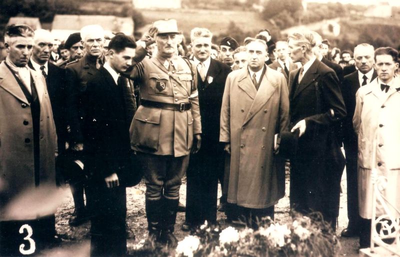 Fichier:Blin Léon Gaston cérémonie.jpg