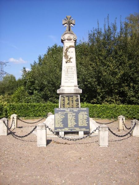 Fichier:Varennes Vauzelles monument aux morts.jpg