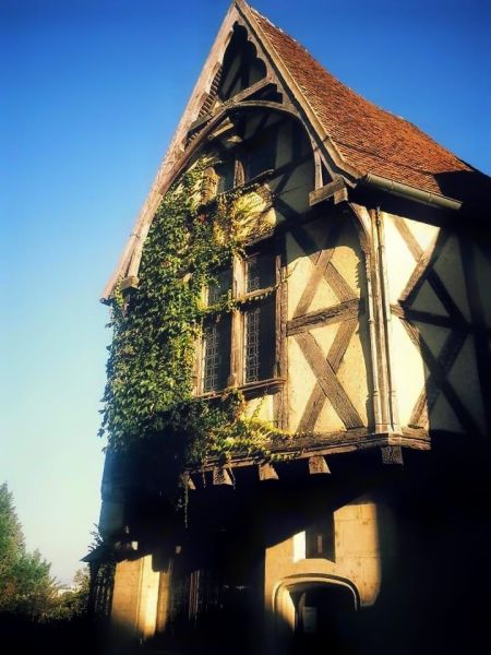 Fichier:Nevers Rue de la Parcheminerie.jpg