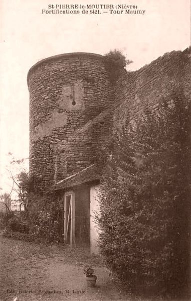 Fichier:Saint Pierre le Moutier Tour Maumy.jpg