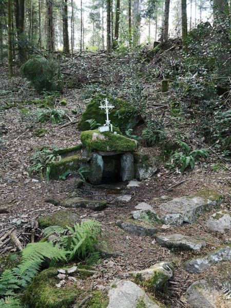 Fichier:Faubouloin fontaine du Frêne.jpg