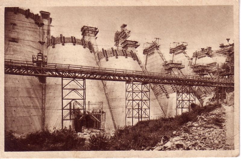 Fichier:Pannecière construction.jpg
