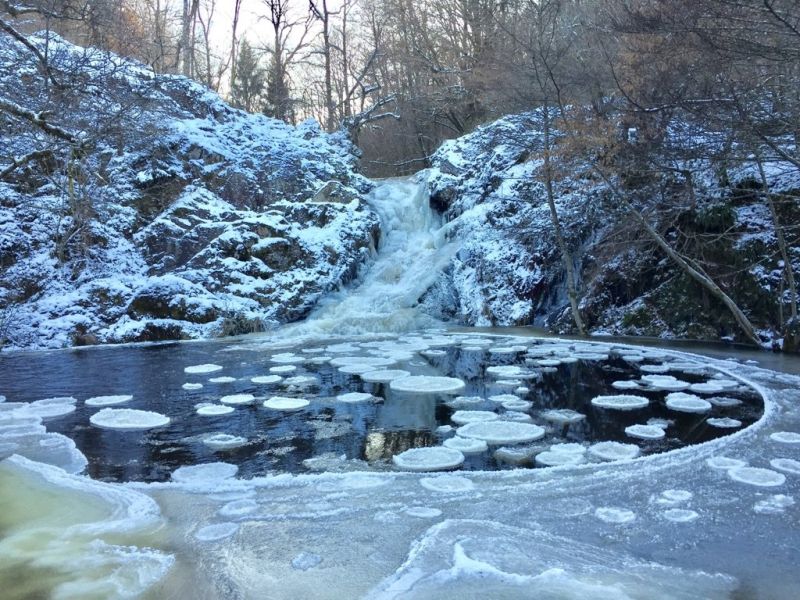 Fichier:Saut du Gouloux hiver.jpg