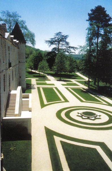 Fichier:Bazoches jardin du chateau.jpg