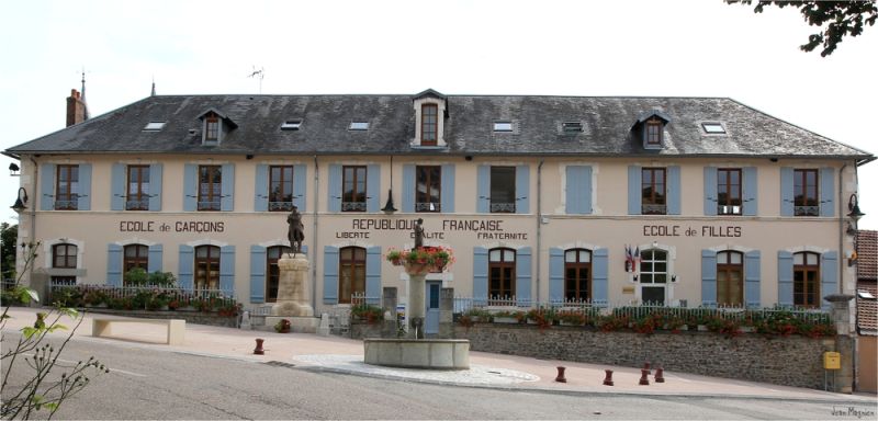 Fichier:Chaumard mairie.jpg