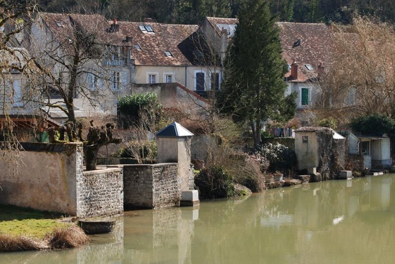 Fichier:Chatillon en Bazois Aron.jpg