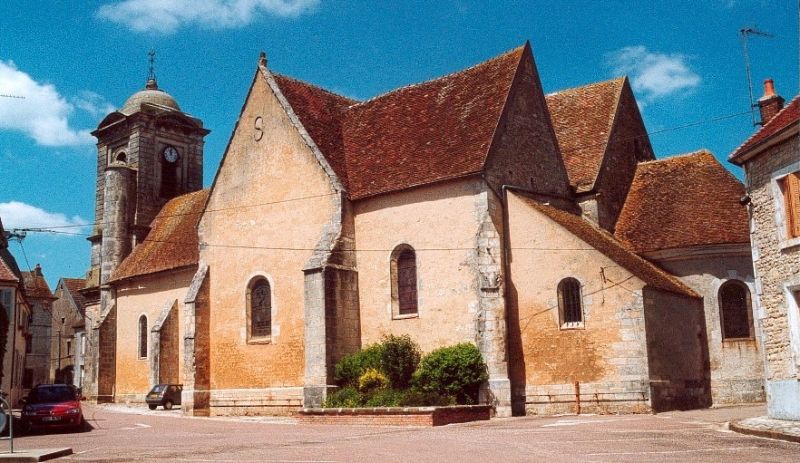 Fichier:Eglise d'Entrains-sur-Nohain.jpg