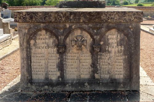 Chevenon monument aux morts.jpg