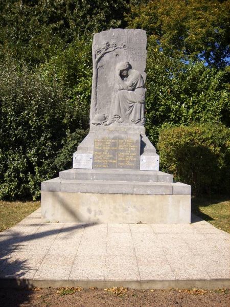 Fichier:Saint Martin d'Heuille monument aux morts.jpg