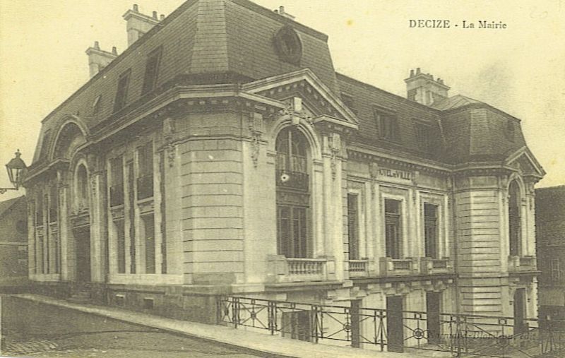 Fichier:Decize bâtiment mairie 1.jpg