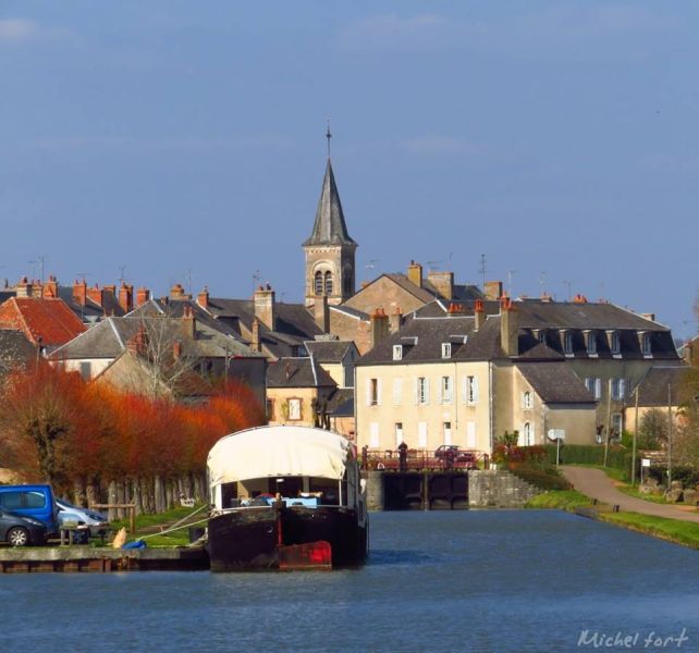 Fichier:Chatillon en Bazois vue1.jpg