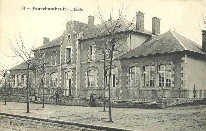Fichier:Fourchambault école.jpg