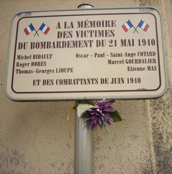 Fichier:La Charité sur Loire monument aux morts 05.jpg