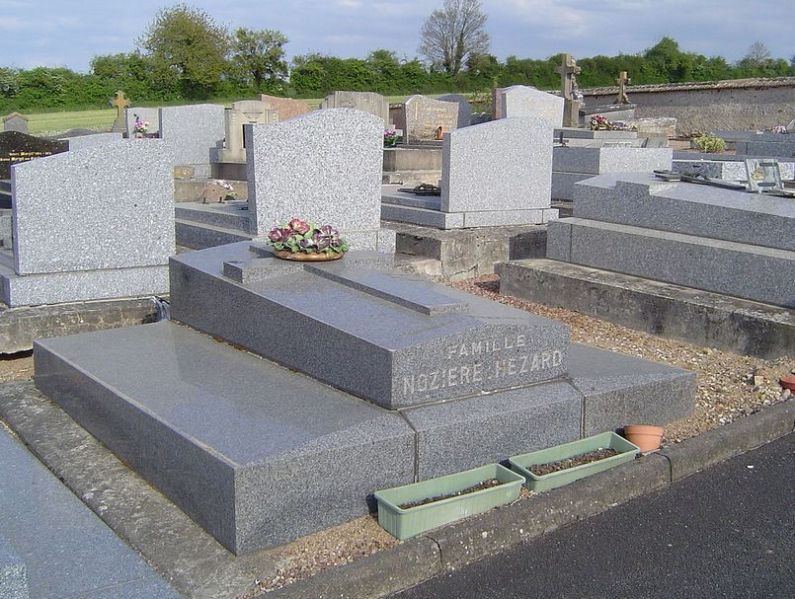 Fichier:Nozière Violette tombe.jpg