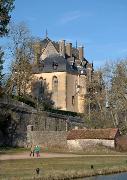 Fichier:Chatillon en Bazois chateau5.jpg