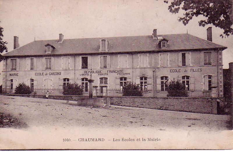 Fichier:Chaumard mairie cpa.jpg