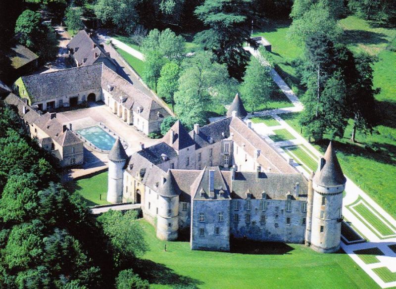 Fichier:Bazoches chateau2.jpg