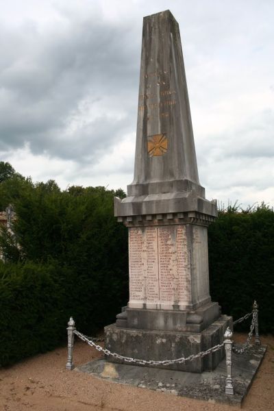 Fichier:Vandenesse monument aux morts.jpg